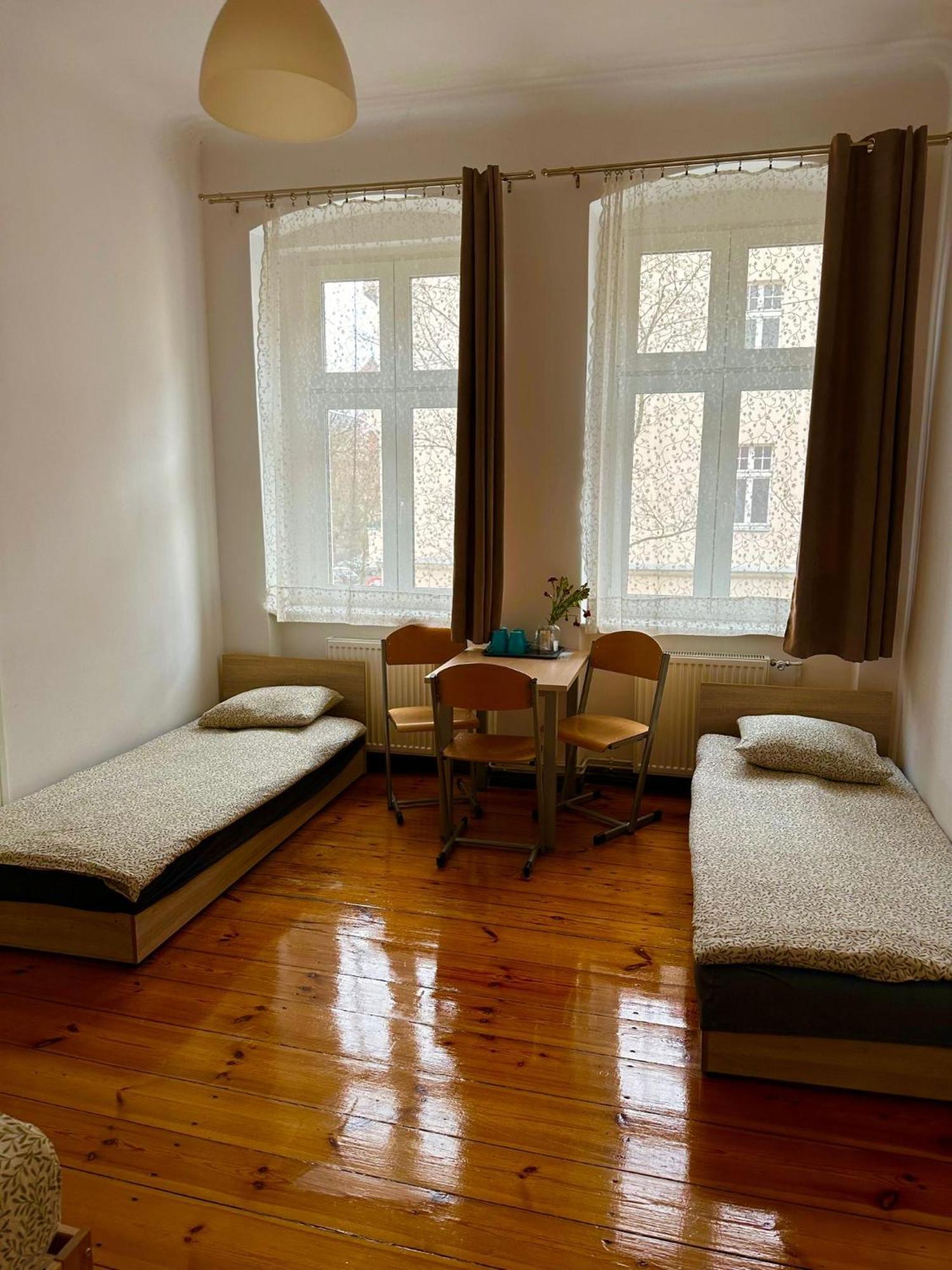 הוסטל פוזנן Lilia House מראה חיצוני תמונה